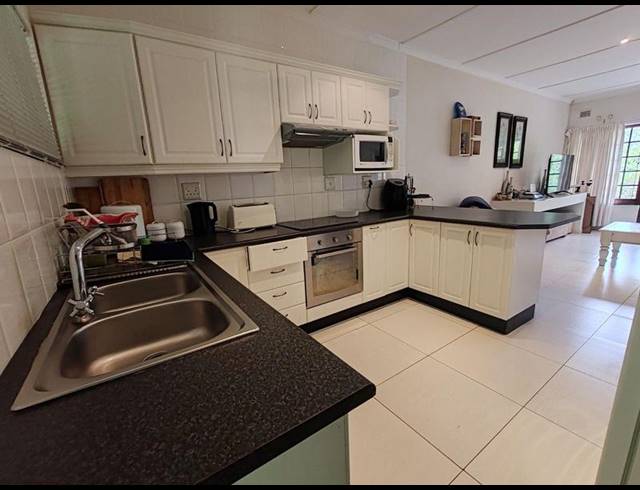 2 BEDROOM APARTMENT FOR SALE IN RENNIES BEACH